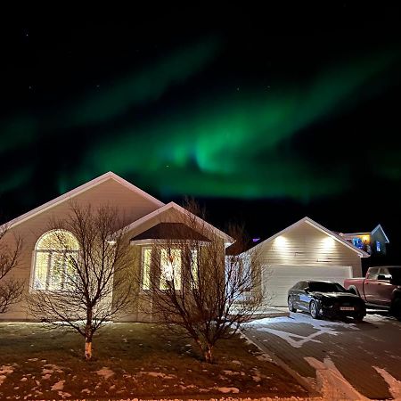 4-Bedroom Villa With Private Gym And Hot-Tub Reykjavík Buitenkant foto