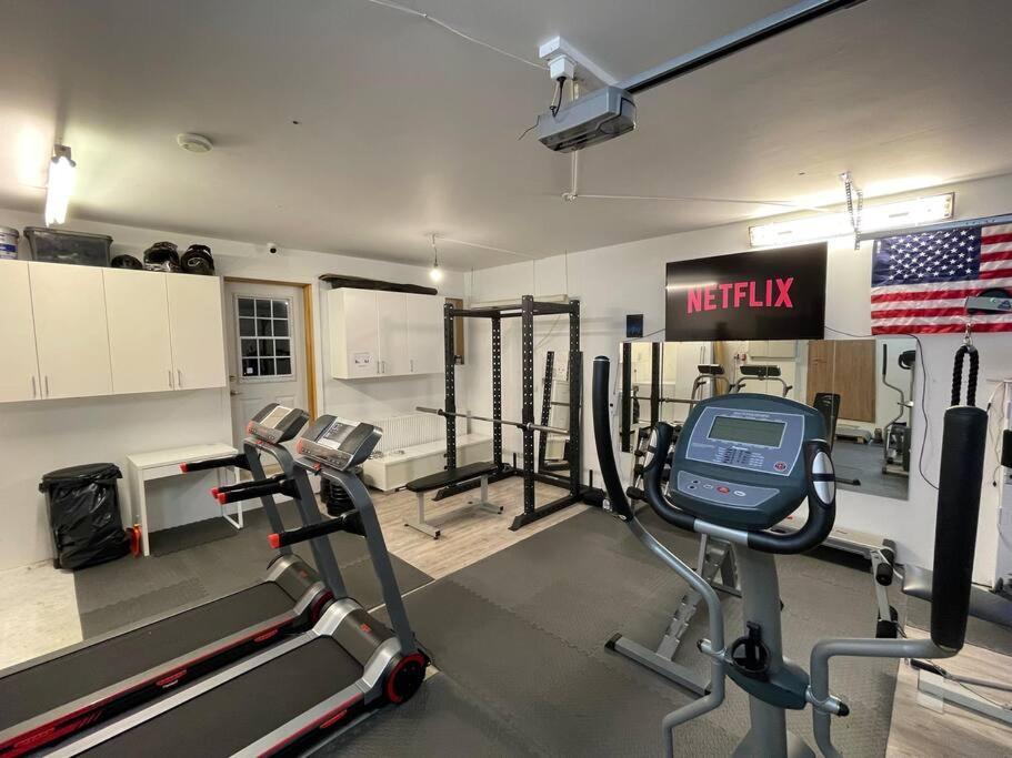 4-Bedroom Villa With Private Gym And Hot-Tub Reykjavík Buitenkant foto