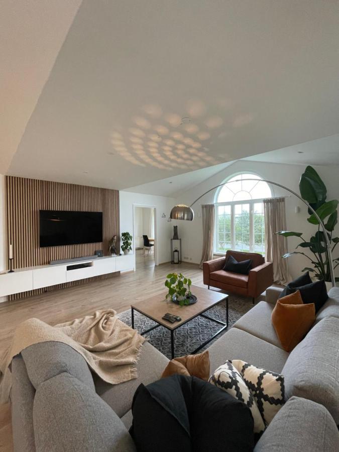 4-Bedroom Villa With Private Gym And Hot-Tub Reykjavík Buitenkant foto
